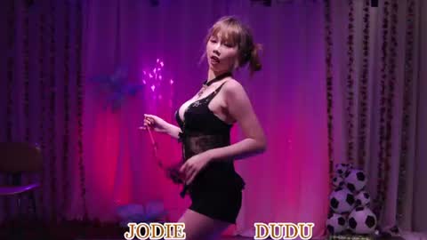 lankwaifong_cindy online show from June 15, 8:28 am