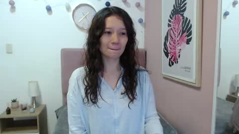 Lanna online show from July 1, 1:42 pm