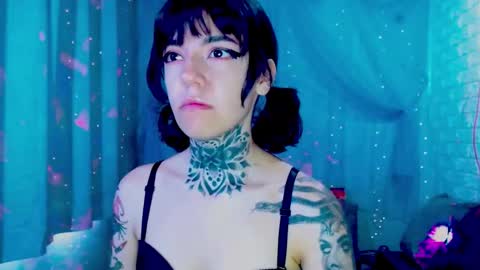 LANNIE   online show from March 10, 2:10 pm