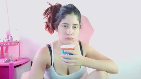 LARA online show from June 30, 7:01 pm