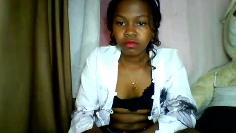 lara_belle online show from May 9, 2:50 am