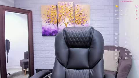      700  200   online show from May 2, 9:31 pm