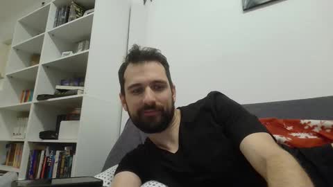 laraaan online show from January 5, 6:55 pm