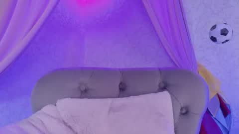 Lara online show from June 20, 8:04 pm