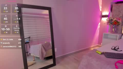 Snapshot of larabrook chatting on March 10, 10:13 pm Lara online show from March 10, 10:13 pm