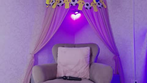 Lara online show from June 17, 7:41 pm
