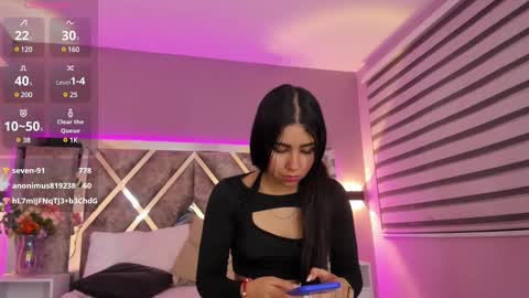 Snapshot of larabrook chatting on February 11, 11:54 pm Lara online show from February 11, 11:54 pm