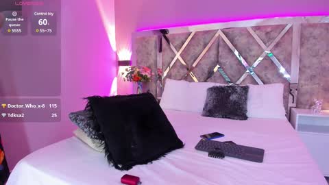 Snapshot of larabrook chatting on February 24, 9:41 pm Lara online show from February 24, 9:41 pm