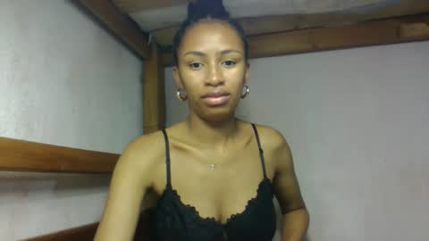 larah98 online show from March 14, 3:38 pm