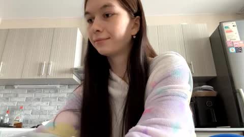 lara online show from March 9, 7:24 am