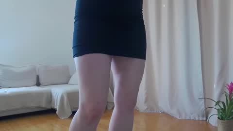 LaraKanes online show from March 12, 10:30 am