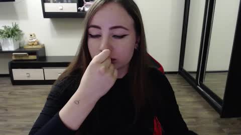 Laralianna online show from September 18, 2:54 pm