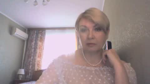 laramrs online show from May 9, 4:35 pm