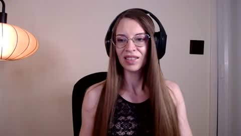 larawintersxxx online show from July 16, 10:00 pm