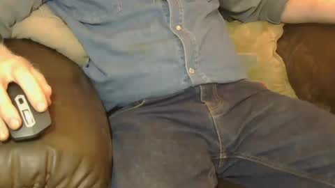 Larbie online show from August 7, 1:26 am