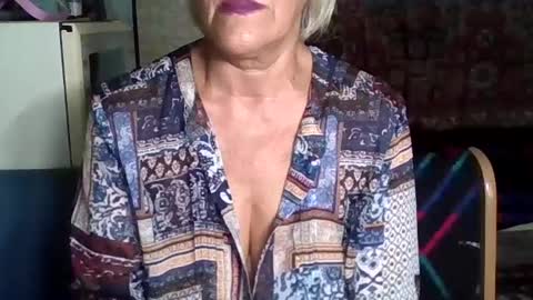 larisaq4ugo24 online show from July 24, 11:51 am