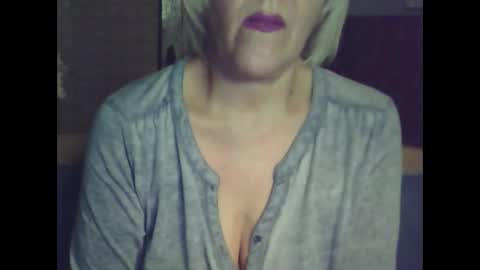 larisaq4ugo24 online show from November 6, 7:06 pm