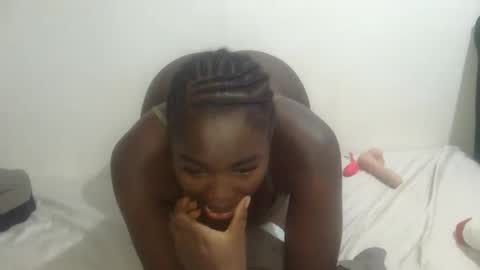 larvy12 online show from April 24, 4:14 am