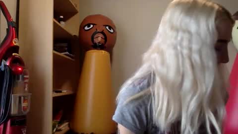 Roxy blue online show from March 12, 5:38 pm