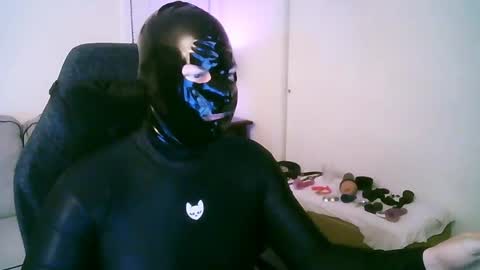 latexminheadroom online show from May 17, 1:26 am