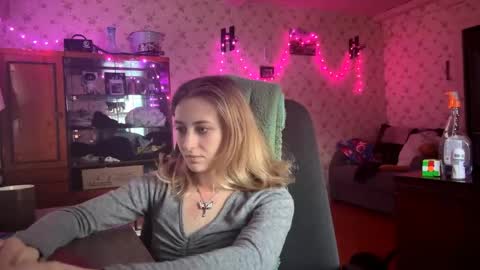 Amelia online show from March 19, 3:06 pm