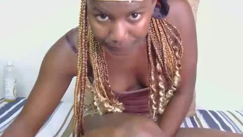 latiffaah_xx online show from March 2, 11:06 am