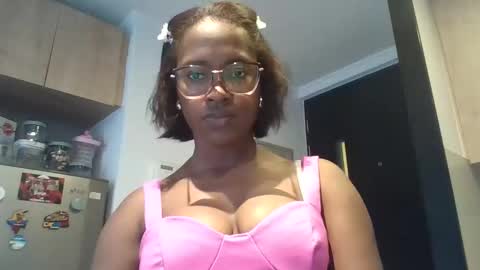 latina033 online show from March 13, 11:35 am