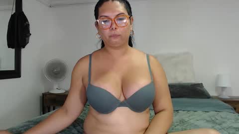 Snapshot of latinaflower_ts chatting on October 15, 6:42 pm FLOR SALVAJE online show from October 15, 6:42 pm