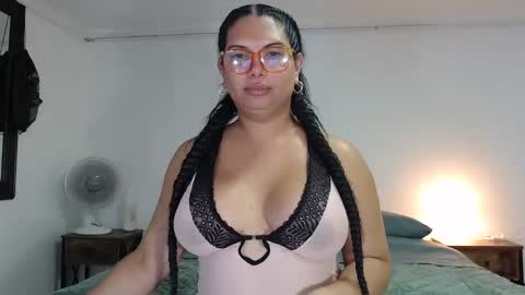 Snapshot of latinaflower_ts chatting on October 19, 5:28 pm FLOR SALVAJE online show from October 19, 5:28 pm