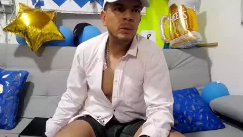 latinmartin254 online show from September 30, 12:10 am