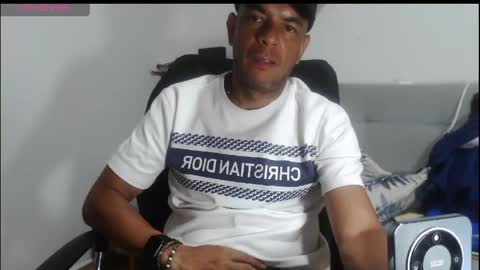 latinmartin254 online show from May 4, 1:34 am