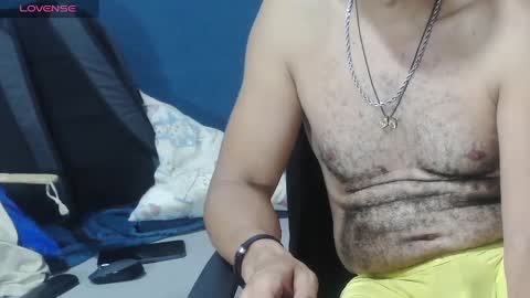 latinmartin254 online show from May 12, 1:58 am