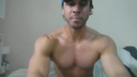 latino_rodri online show from April 28, 7:56 am