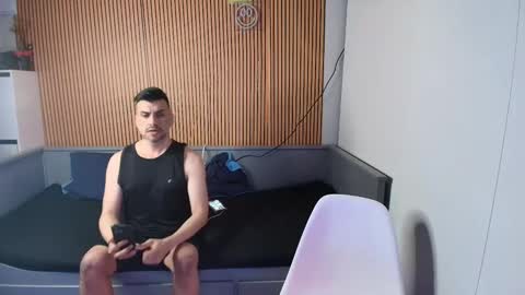 LATINOS online show from March 18, 5:13 am