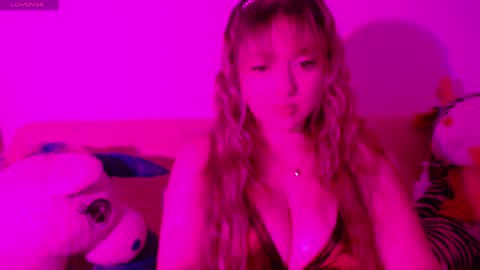 latinqueen2020 online show from May 6, 7:42 pm