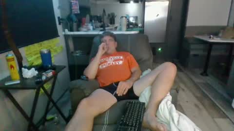 latniter online show from October 8, 6:19 am