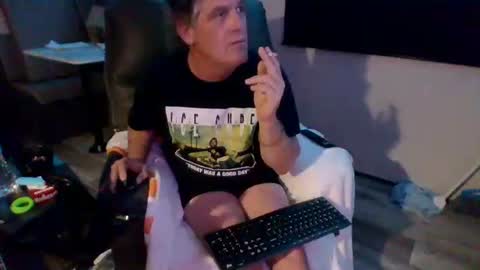 latniter online show from January 7, 4:50 am