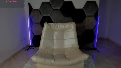 LEANDRO online show from May 1, 3:55 am