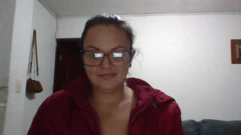 Laura online show from January 18, 1:36 am