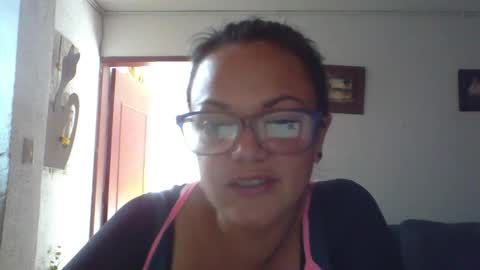 Laura online show from February 4, 8:57 pm