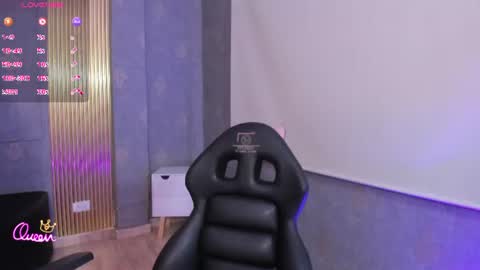 laulin_tay online show from June 27, 4:51 am