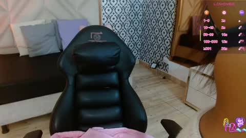 laulin_tay online show from April 24, 4:03 am
