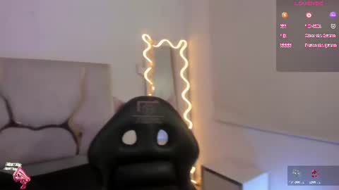 laulin_tay online show from July 18, 3:41 am