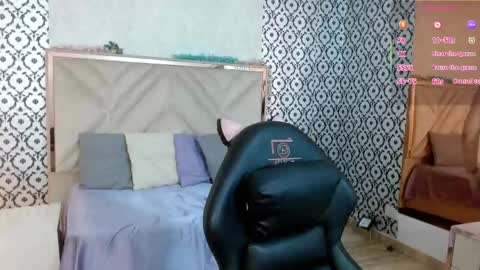 laulin_tay online show from April 29, 3:22 am