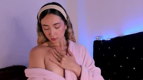 Lau Miller online show from December 1, 10:19 pm