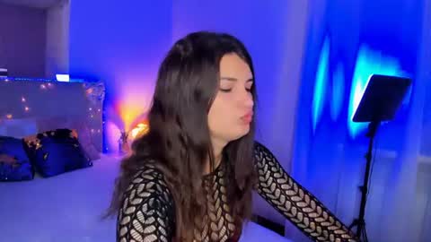 Laura online show from June 12, 5:17 am