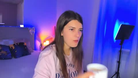 Laura online show from June 11, 5:16 am