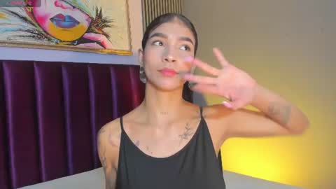 Laura online show from June 13, 11:42 am