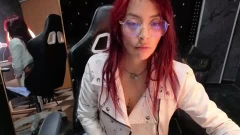laura_b_ online show from May 30, 3:38 am
