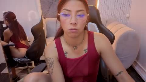 laura_b_ online show from May 8, 3:12 am